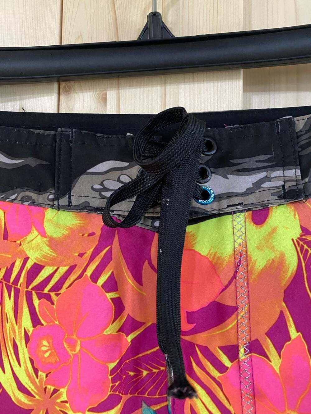 Hurley Phantom Floral Boardshorts, Men's Size 34 - Picture 5 of 10